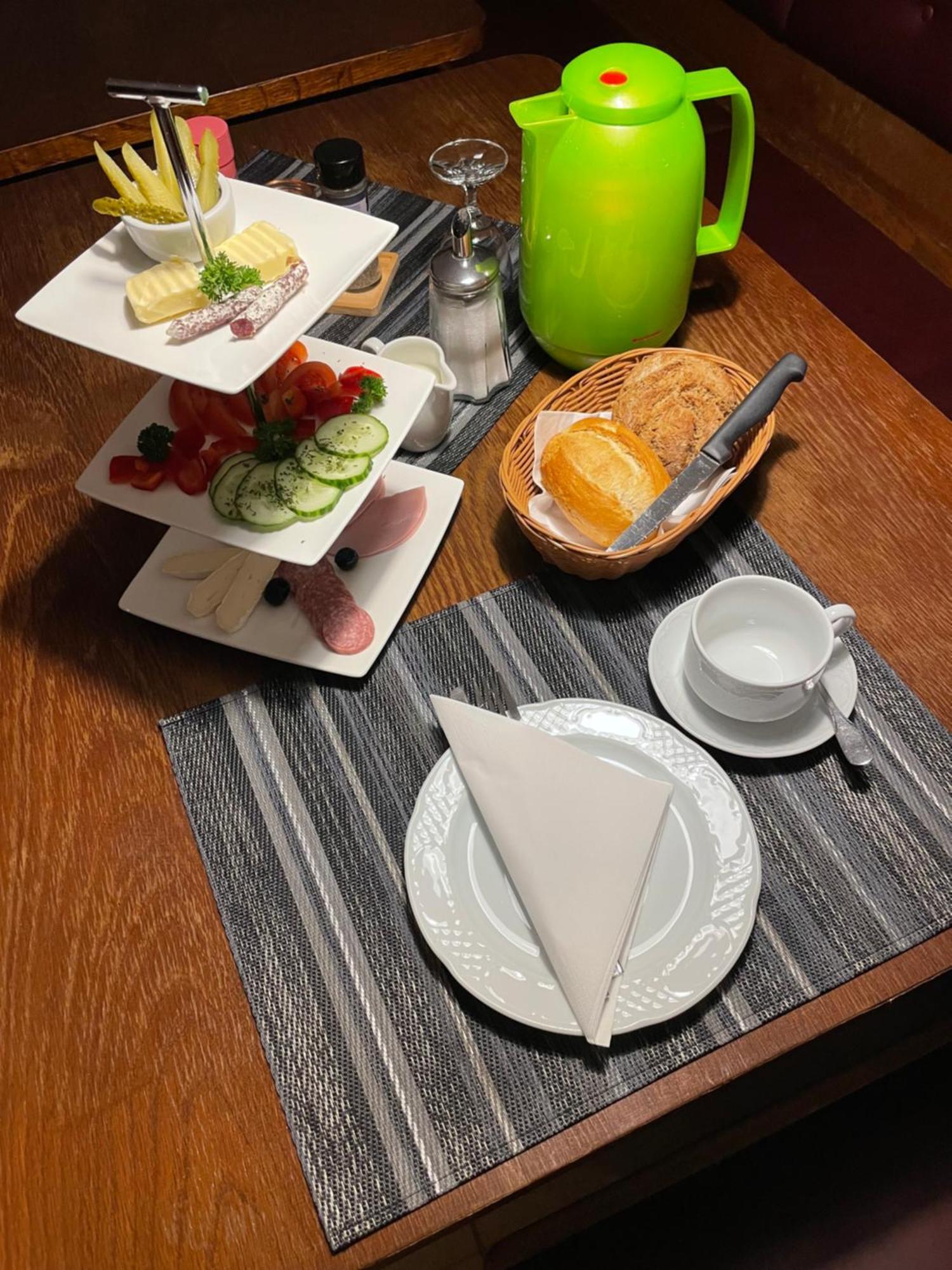 明登 Bistro-Zur-Quelle酒店 外观 照片